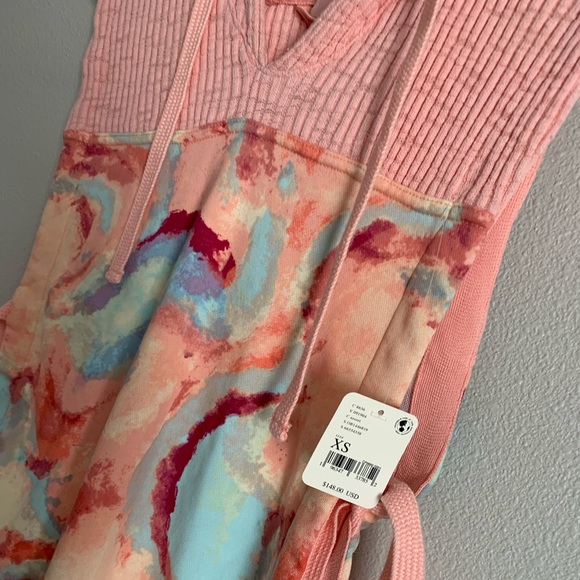 NWT “ALL THAT” FREE PEOPLE MOVEMENT SET - Picture 2 of 9